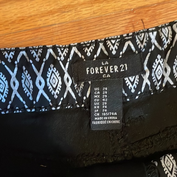 F21 Shorts - Picture 3 of 3